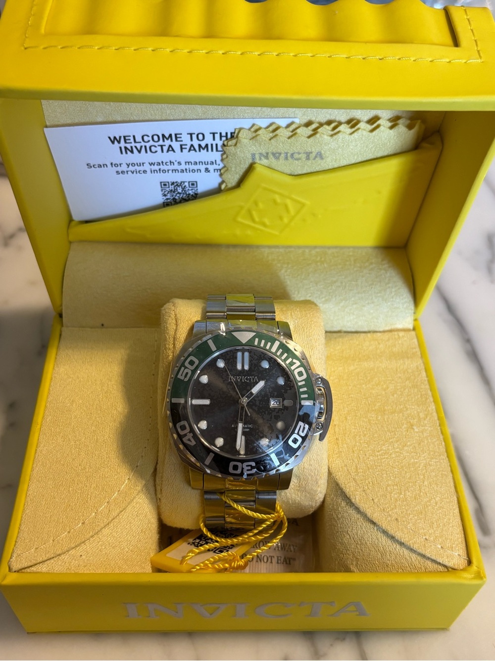 Men’s Invicta Diver Pro-Silver Stainless Steel Watch, Retired NWT & Box.
